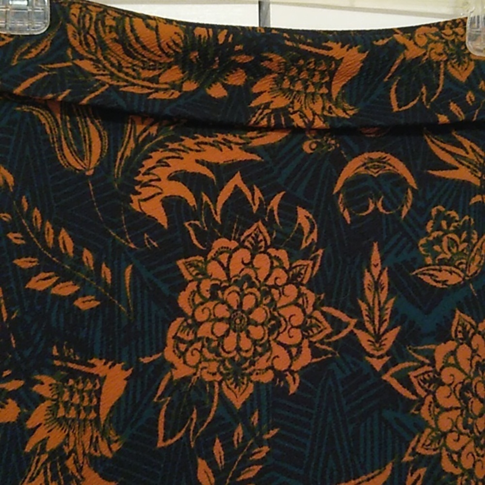 LuLaRoe Cassie Material Skirt Size L in Rust and Dark Green Career Stretch Comfy - Picture 6 of 9